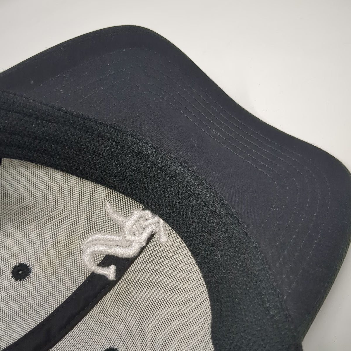 Chicago White Sox MLB OC Sports Baseball Cap Black One Size Strapback Logo Hat