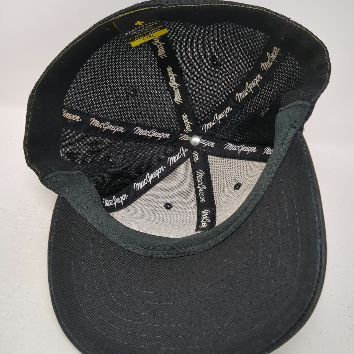 MacGregor Baseball Cap Black XL Fitted Mesh Stretch Fit VIP Golf Hat Performance