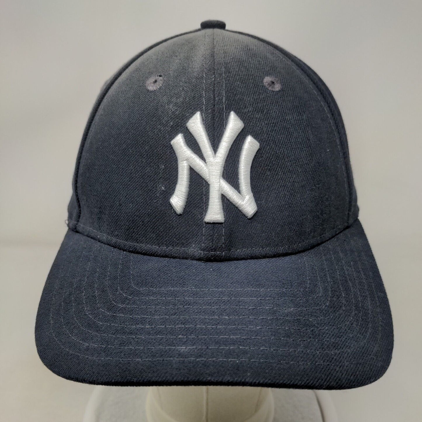 New York Yankees Strapback Hat Blue New Era 9Forty Embroidered Logo MLB