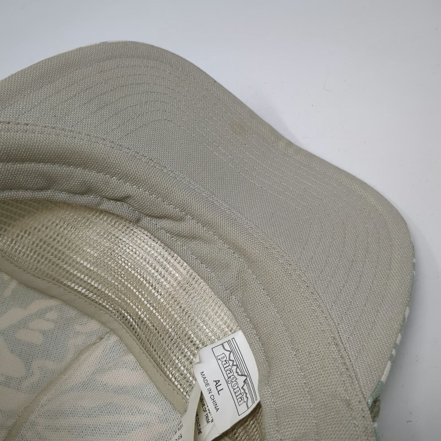 Patagonia 5 Panel Green One Size Hat Tropical Print Pataloha Patch Rope Detail