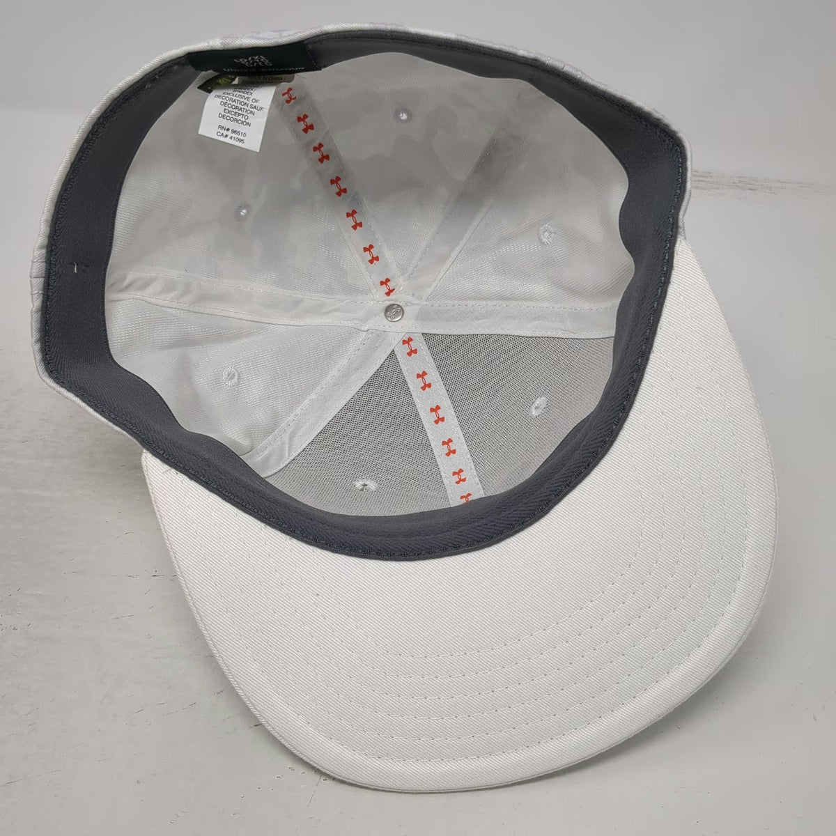 Under Armour Baseball Cap White XL Stretch Fit Camo Flat Brim Embroidered Logo