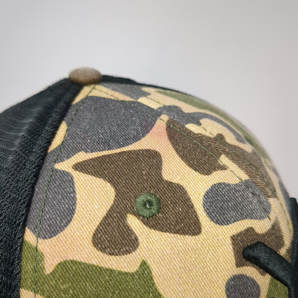 Yee Trucker Hat Green Black One Size Camo Mesh Snapback Embroidered Logo Country