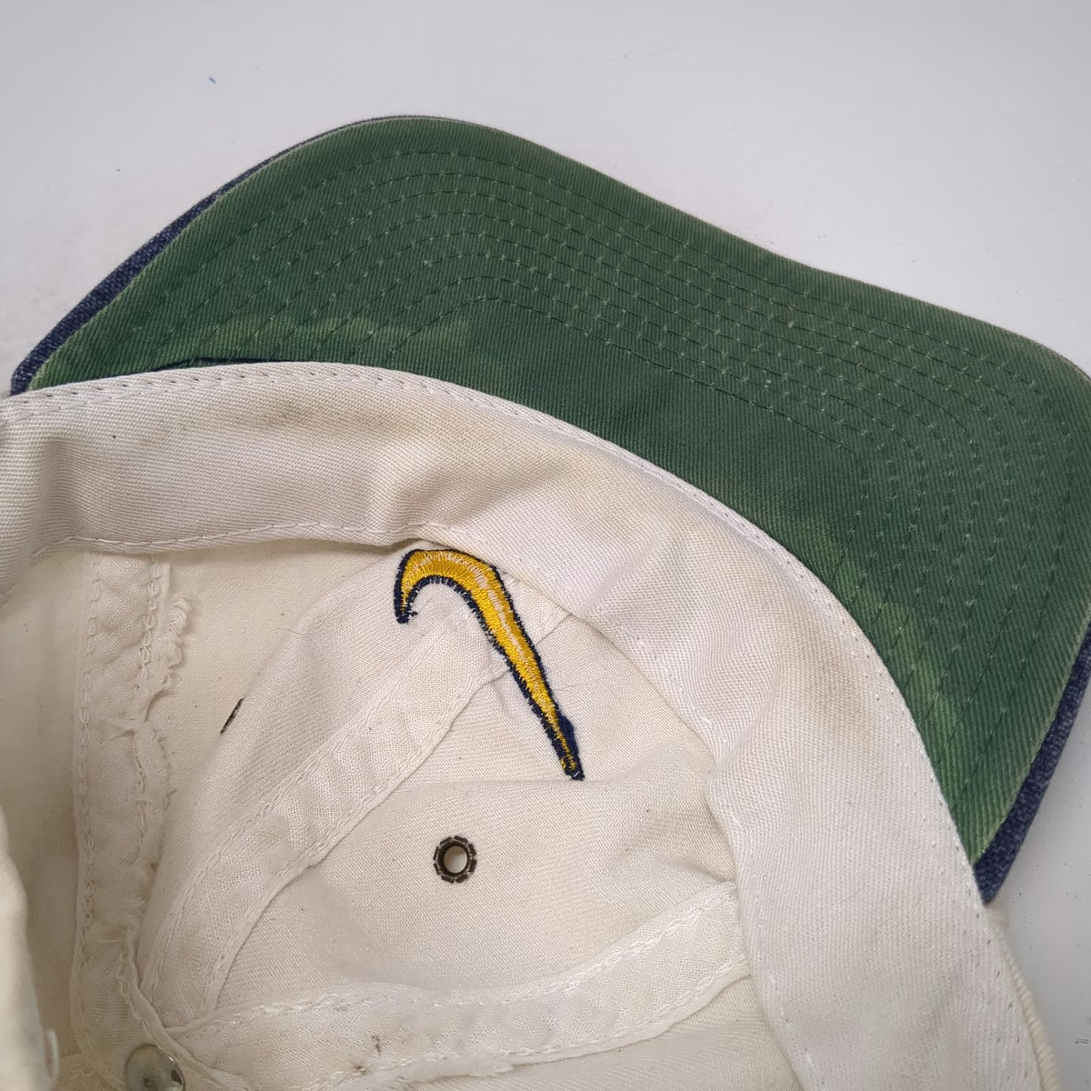 Nike Baseball Cap White Blue Embroidered Swoosh Logo Slideback USA Hat Vintage