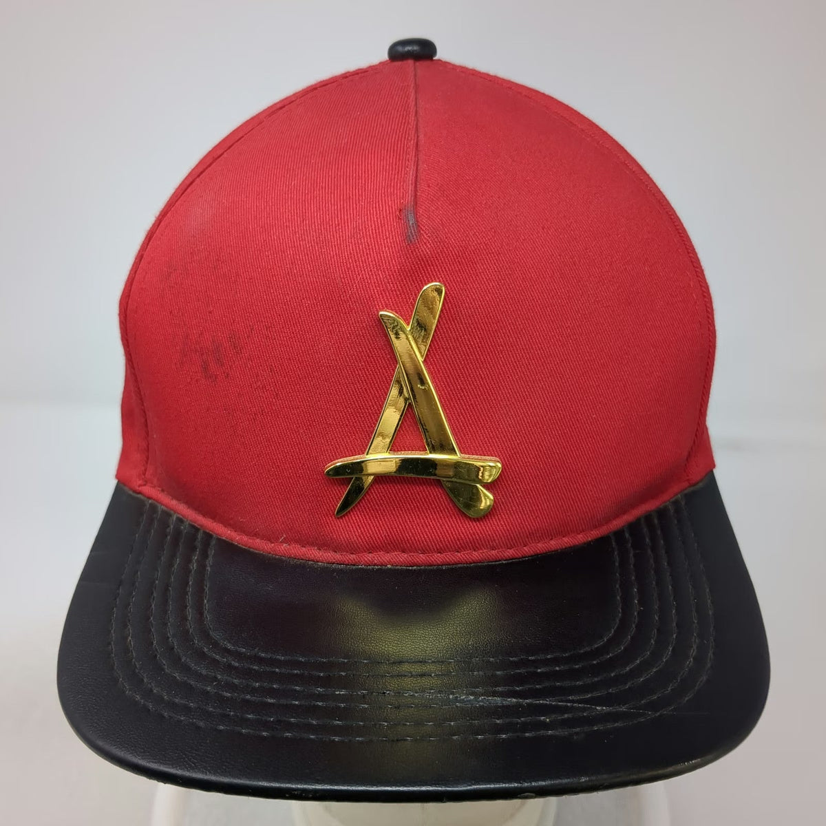 Alumni 5 Panel Red Hat One Size Watchband Strapback Metal Logo Black Flat Brim