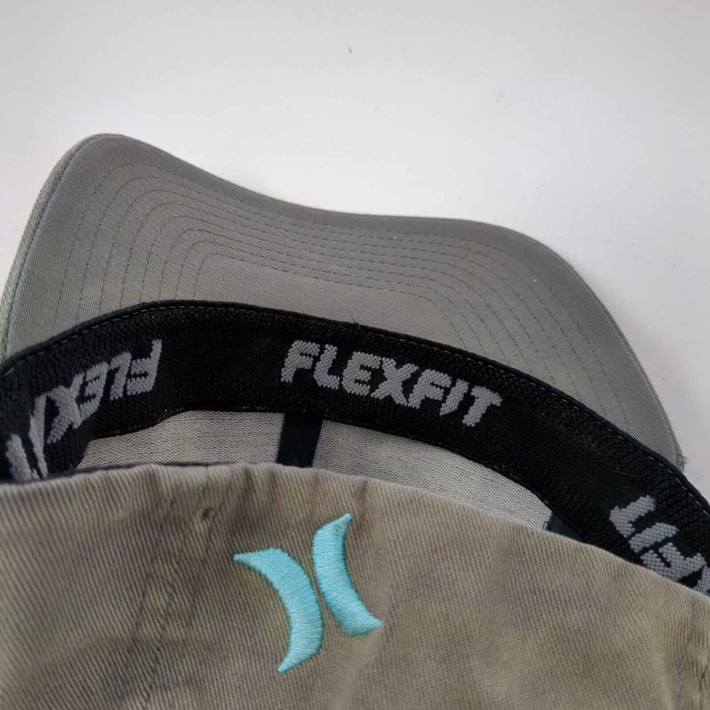Hurley Fitted Hat Gray L-XL Embroidered Logo Flexfit Yupoong 6 Panel