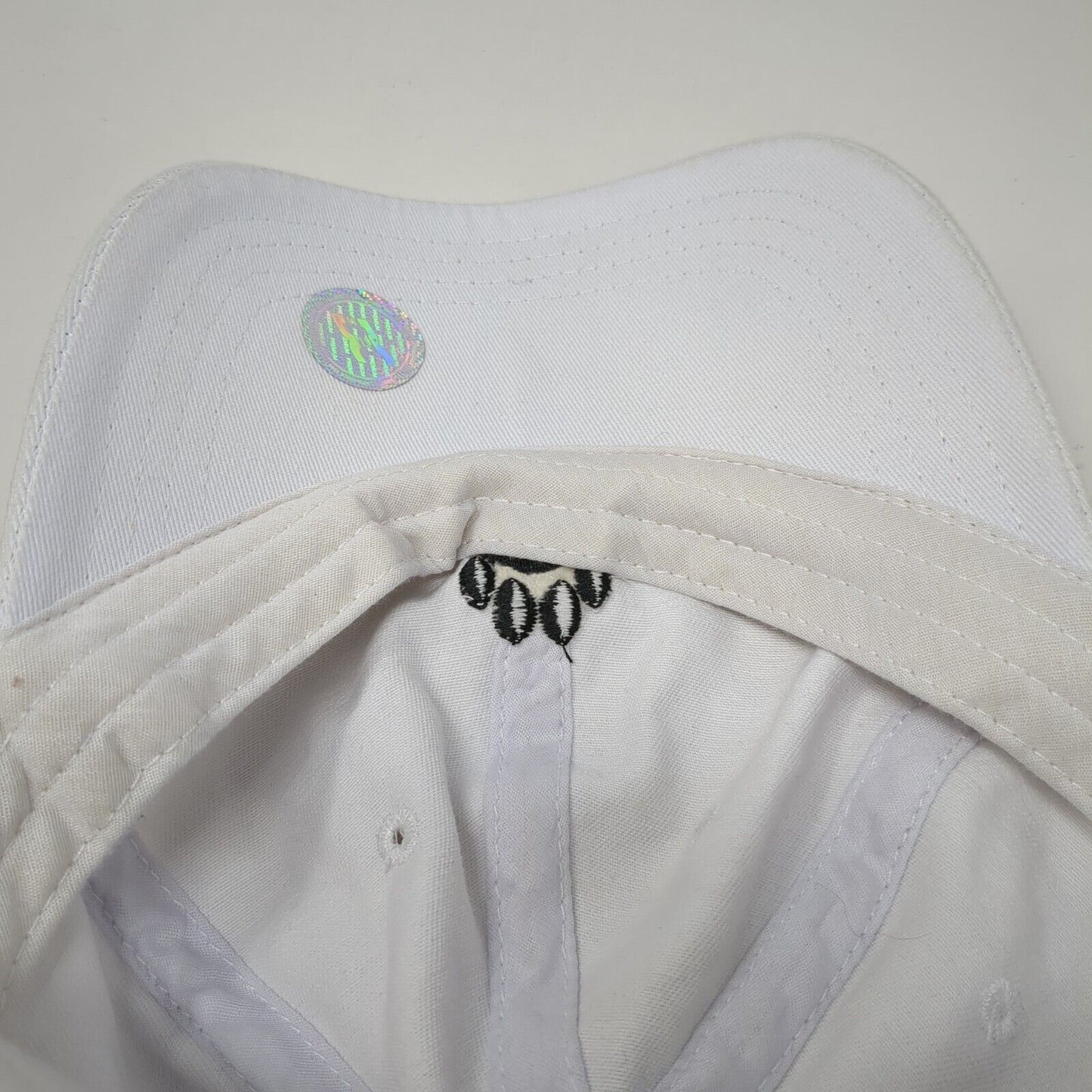 Pawz Slideback Hat White One Size Adjustable Embroidered 6 Panel