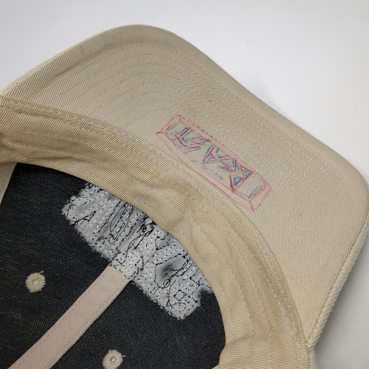 Nike Baseball Cap Beige Vintage Arched Embroidered Logo Strapback Hat Swoosh