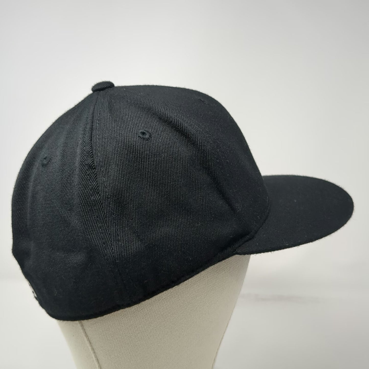 DC Baseball Cap Black 7 5/8 Flexfit 210 Logo Flat Brim Stretch Fitted hat
