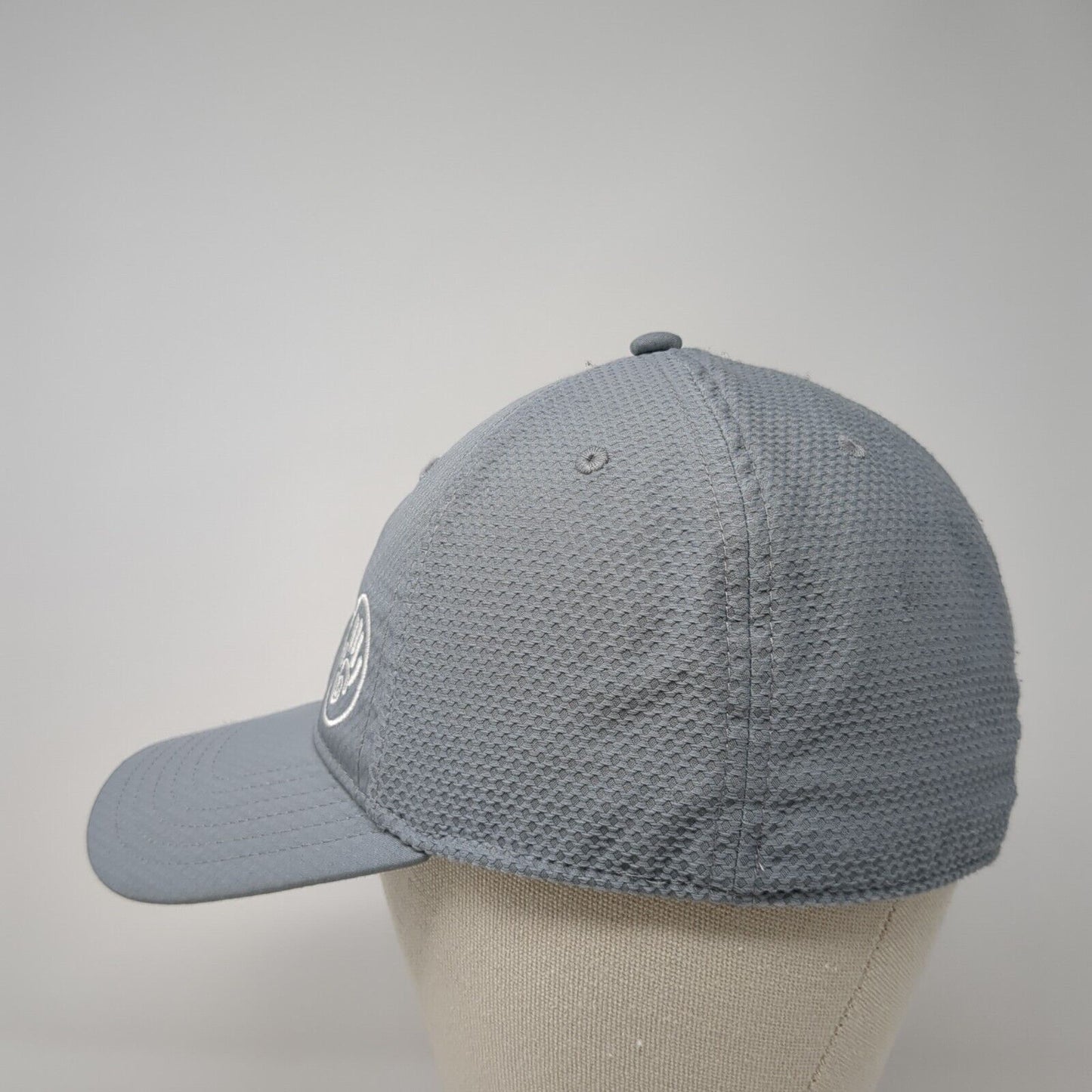 Under Armour Golf Fitted Hat Gray M/L Embroidered Logo Solid 6 Panel