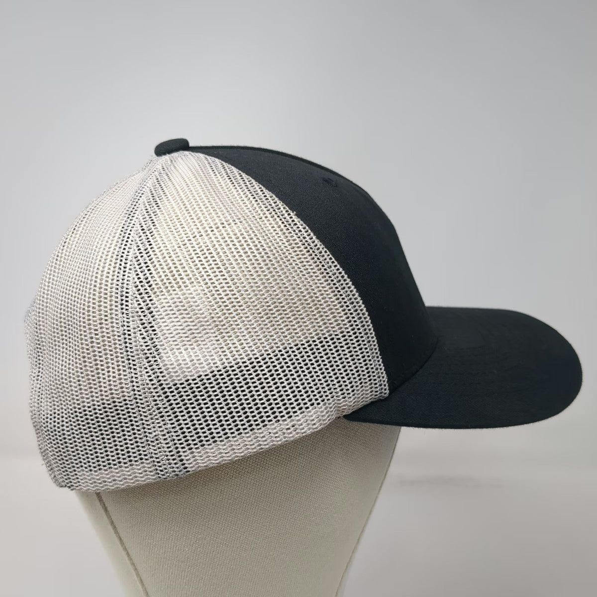 DeWalt Trucker Hat Black One Size Gray Mesh Back Snapback Logo Workwear Tools