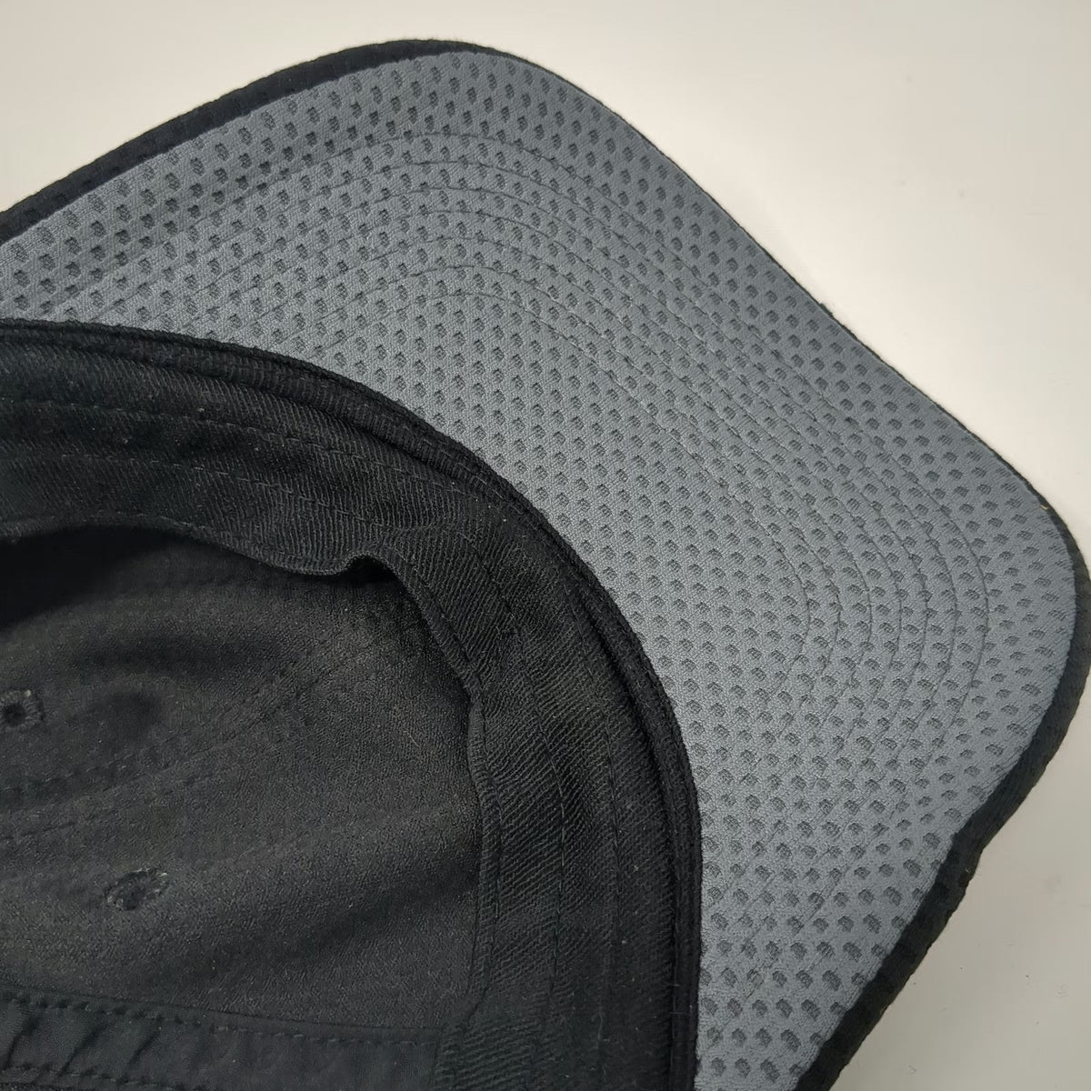 Nike Baseball Cap Black One Size Dri-FIT Mesh Tailwind Strapback Running Hat