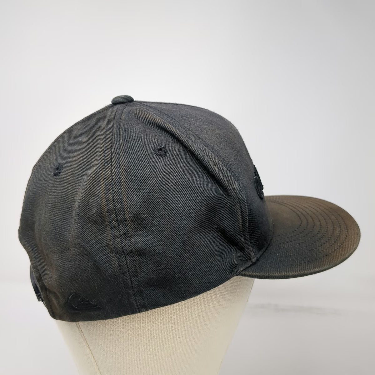 Quiksilver Snapback Black One Size Hat Tonal Logo Embroidered Yupoong Classic