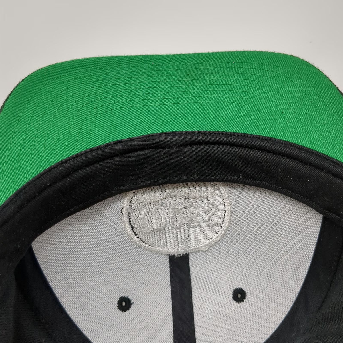 Yupoong Snapback Black One Size TOOBS Distribution Green Underbrim Wool Hat