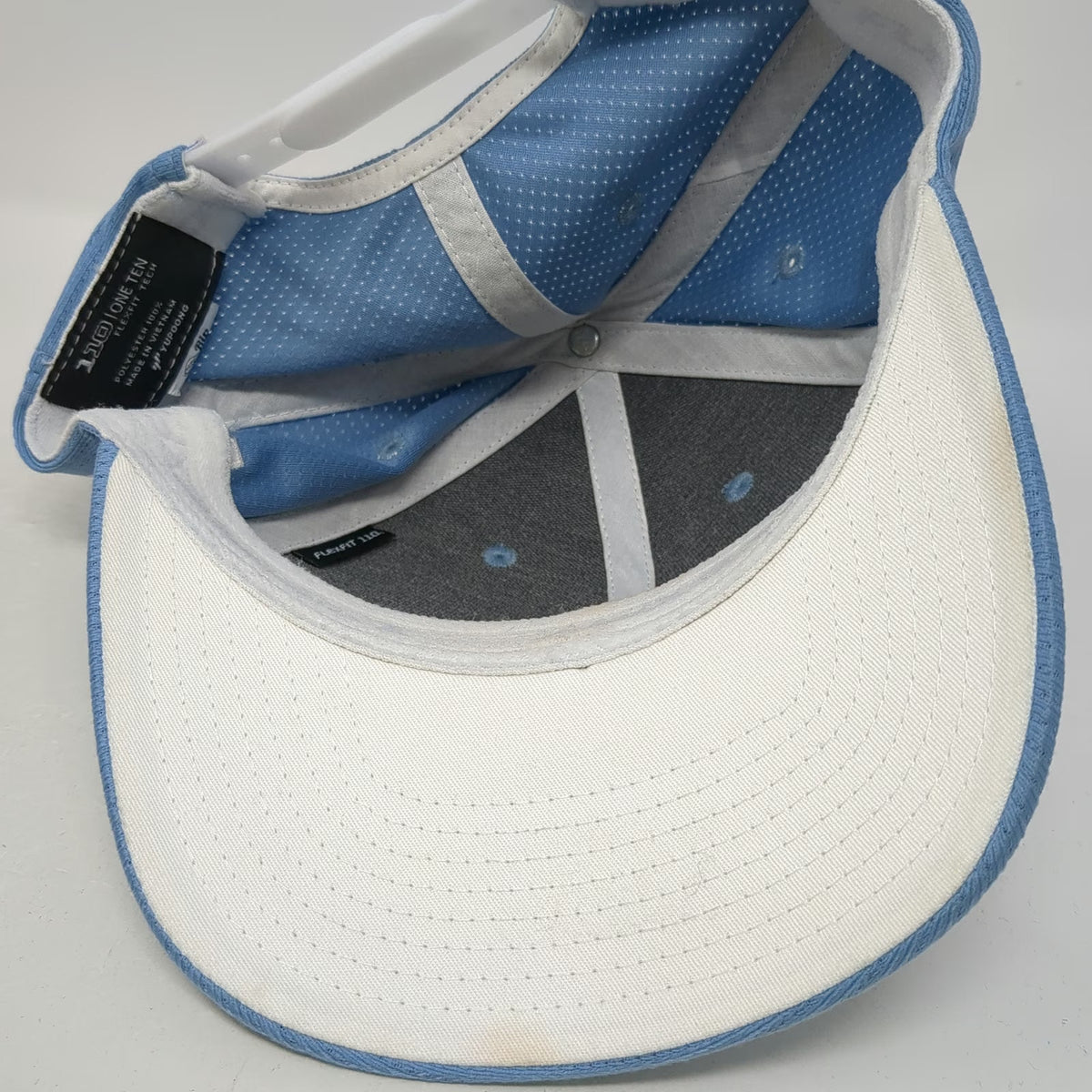 TravisMathew Snapback Blue Hat One Size MVE Mesh Structured Golf Flexfit Tech