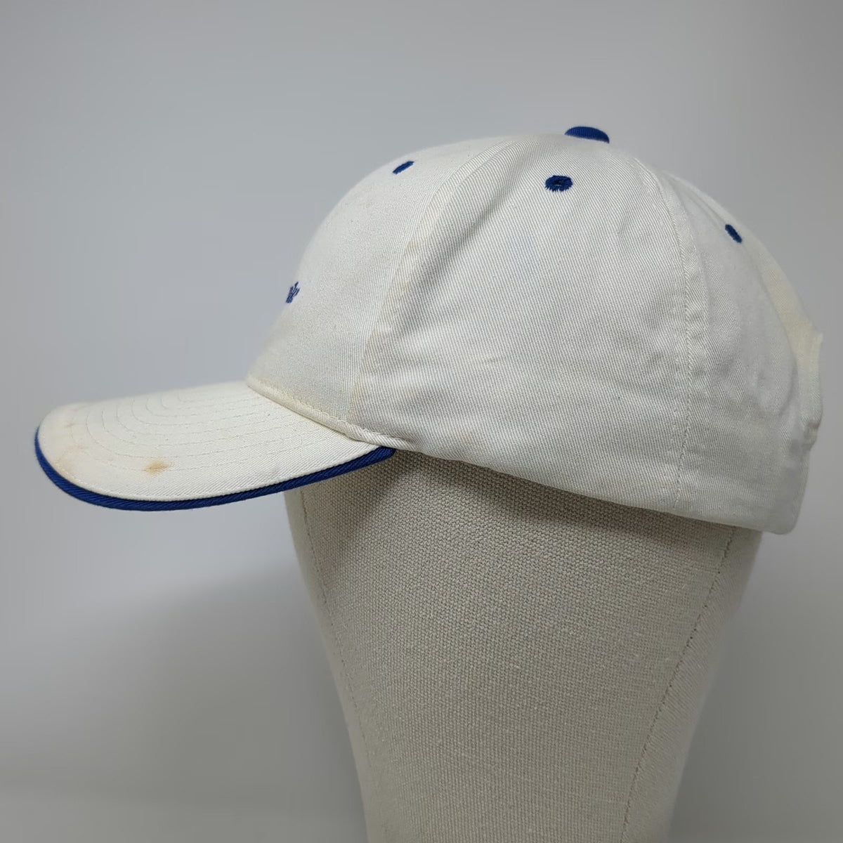 Town Talk SaddleBrooke White Blue Baseball Cap Hat OSFM Strapback Embroidered