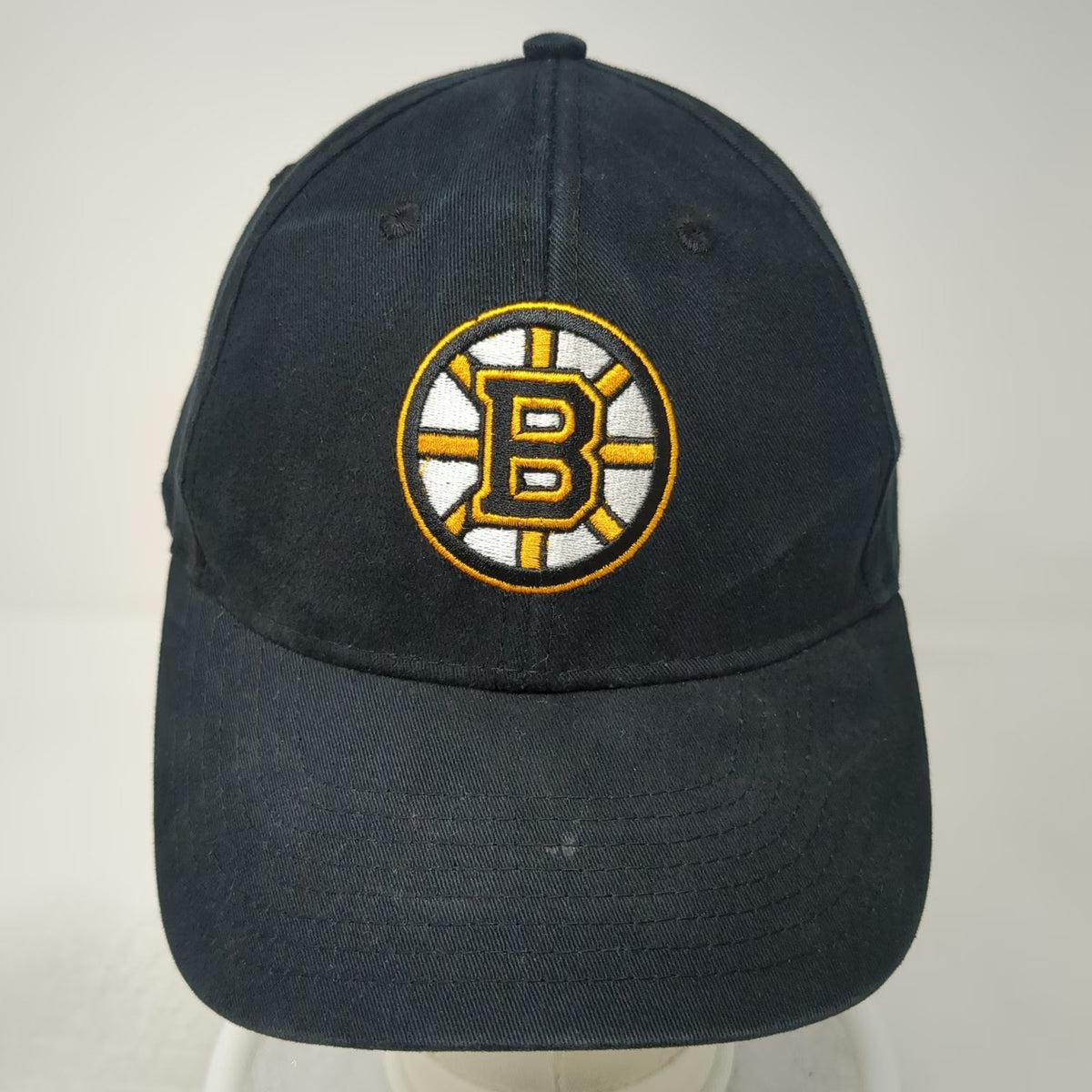 Boston Bruins NHL Fan Favorite Black Cap One Size Strapback Gray Underbrim Hat