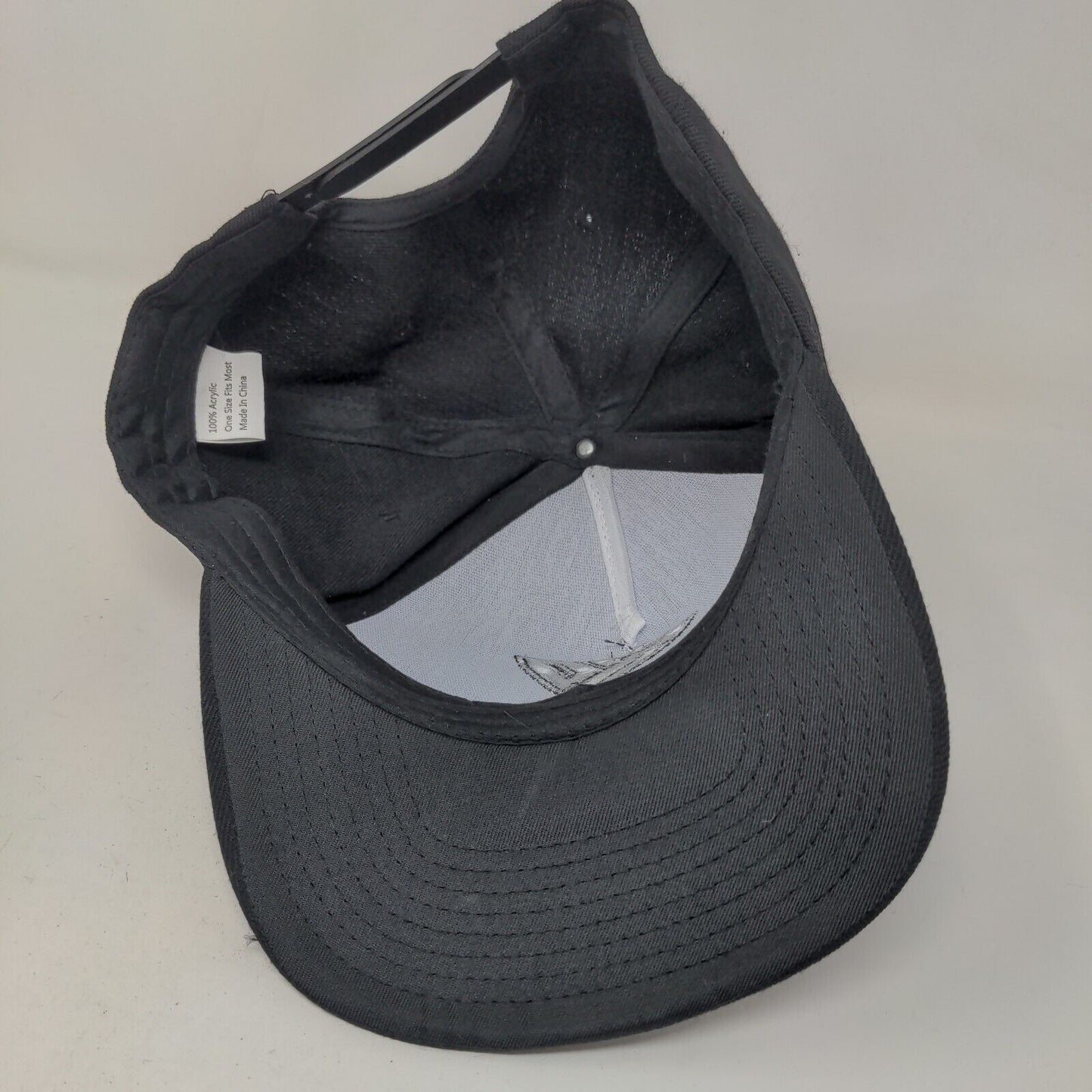 Unbranded Men's Snapback Hat Black Size OSFM Embroidered Logo 100% Acrylic