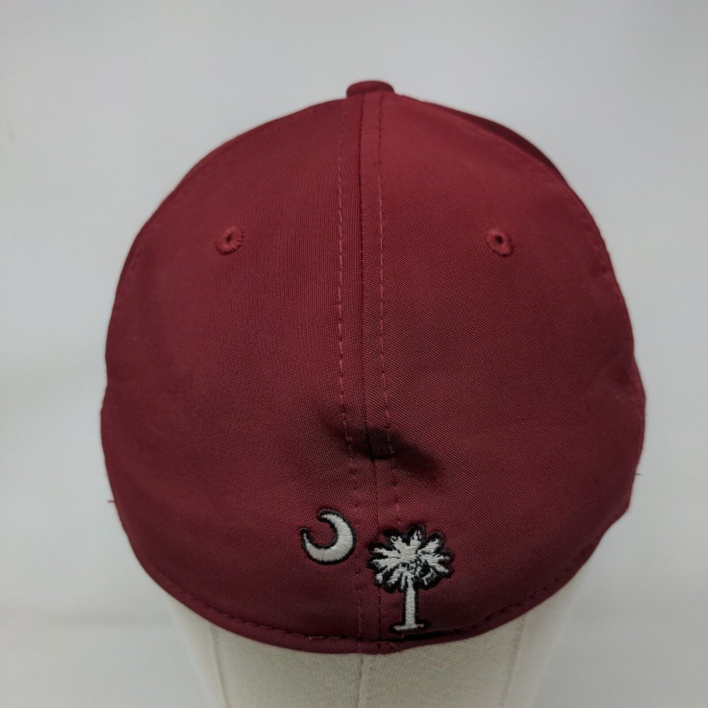 Under Armour University of South Carolina Fitted Hat Red Size MK Gamecocks