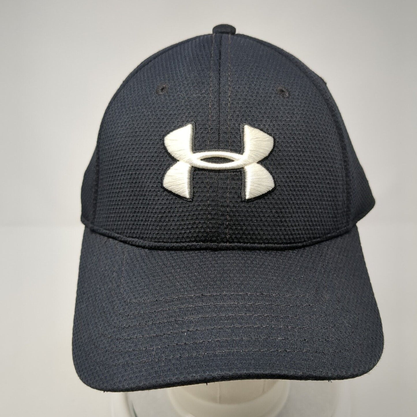 Under Armour Fitted Hat Black Size L/XL Embroidered Vented Holes 6 Panel