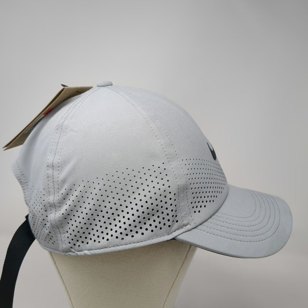 Nike Baseball Cap Gray Size L / XL Dri-Fit ADV Perforated Lightweight Sport Hat