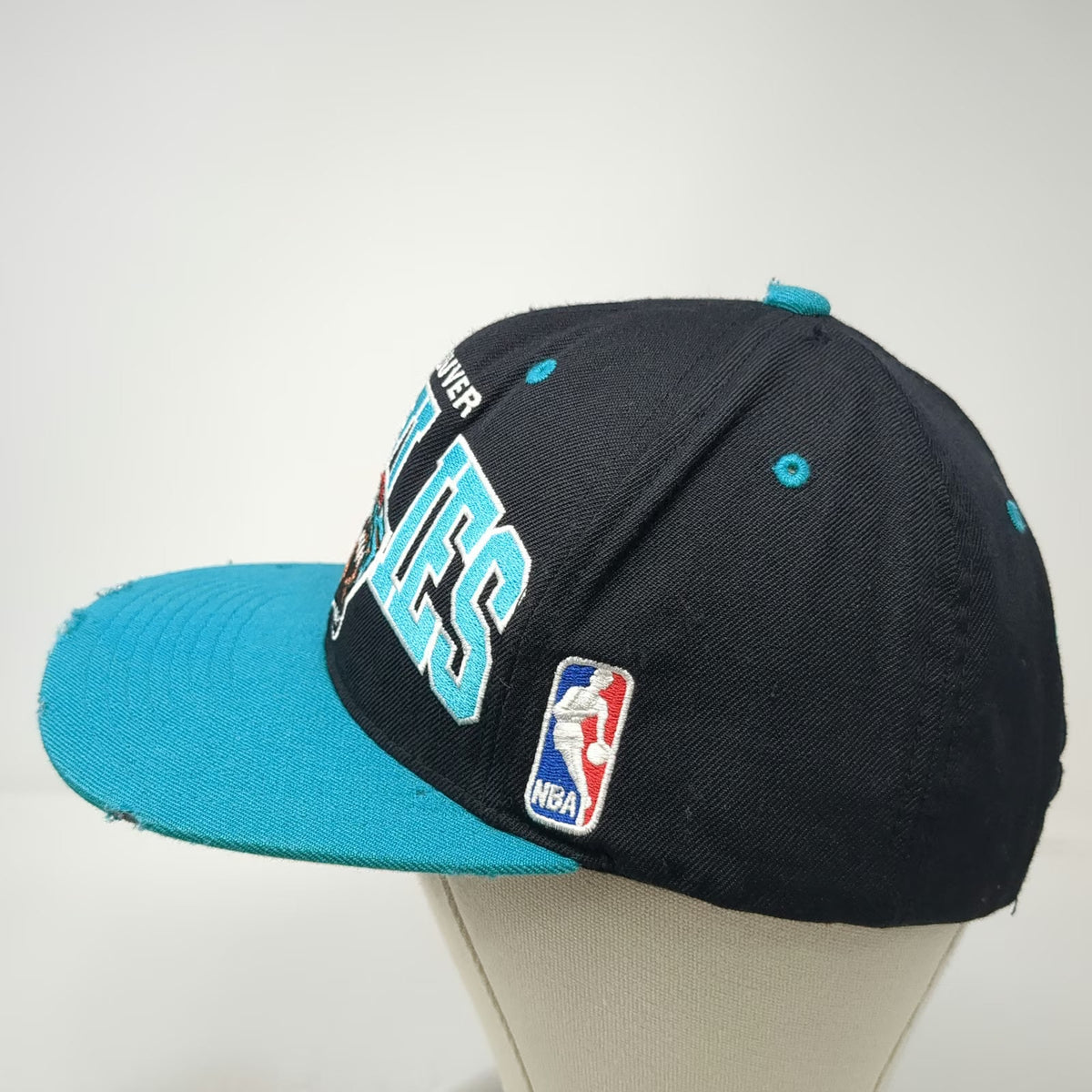 Mitchell & Ness Vancouver Grizzlies NBA Snapback Hat Black Blue One Size Wool Flat