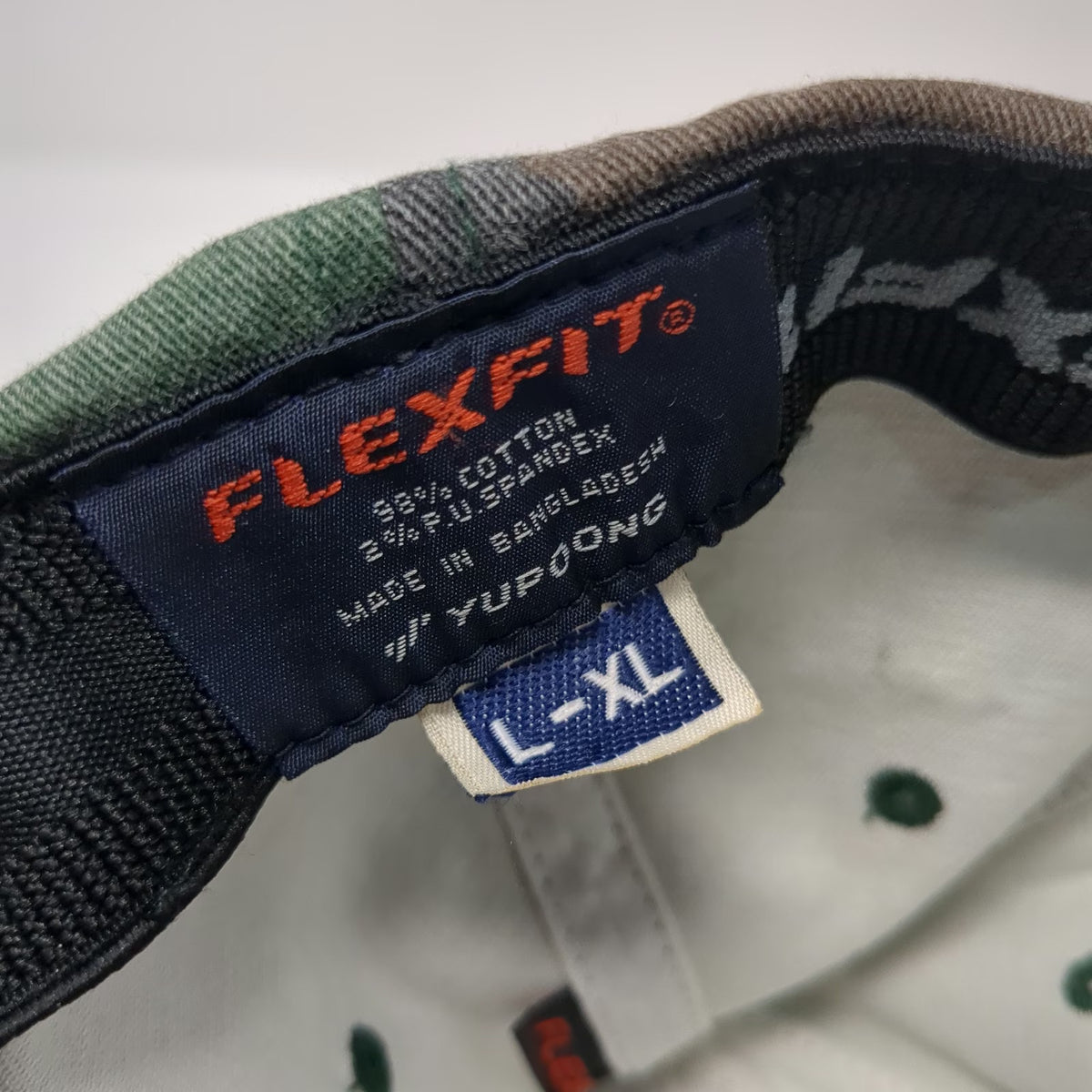 Flexfit Baseball Cap Green Camo XL Diamond Gym Logo Stretch Fit Woodland Hat