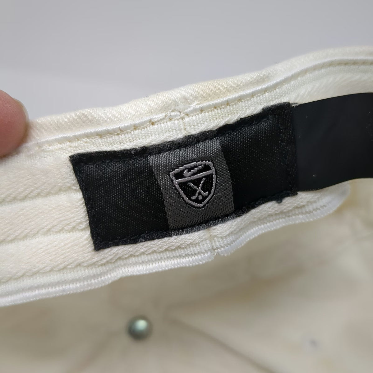 Nike Baseball Cap White XL Shield Logo Embroidered Flexfit Swoosh Golf Hat