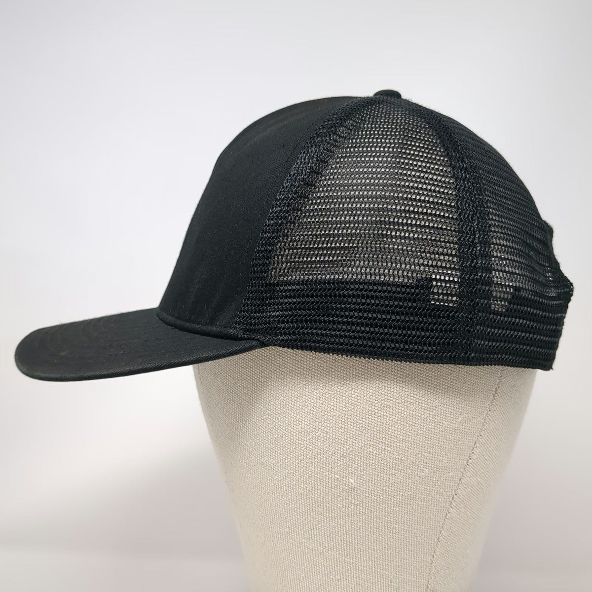 Volcom Trucker Hat Black OSFM Snapback Mesh Embroidered Stone Logo Structured