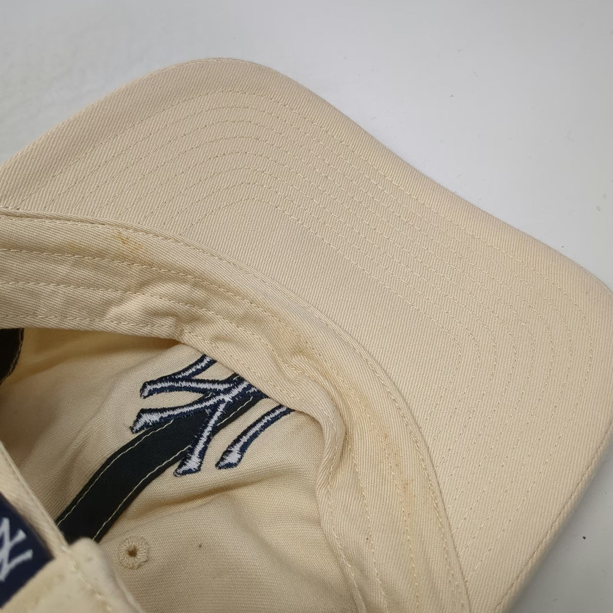 New York Yankees MLB '47 Baseball Cap Beige Blue One Size Slideback Embroidered