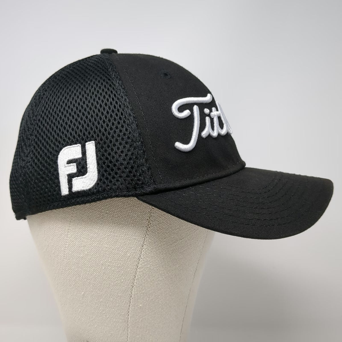 New Era Titleist Baseball Cap Black M Mesh FootJoy Pro V1 Stretch Fit Hat