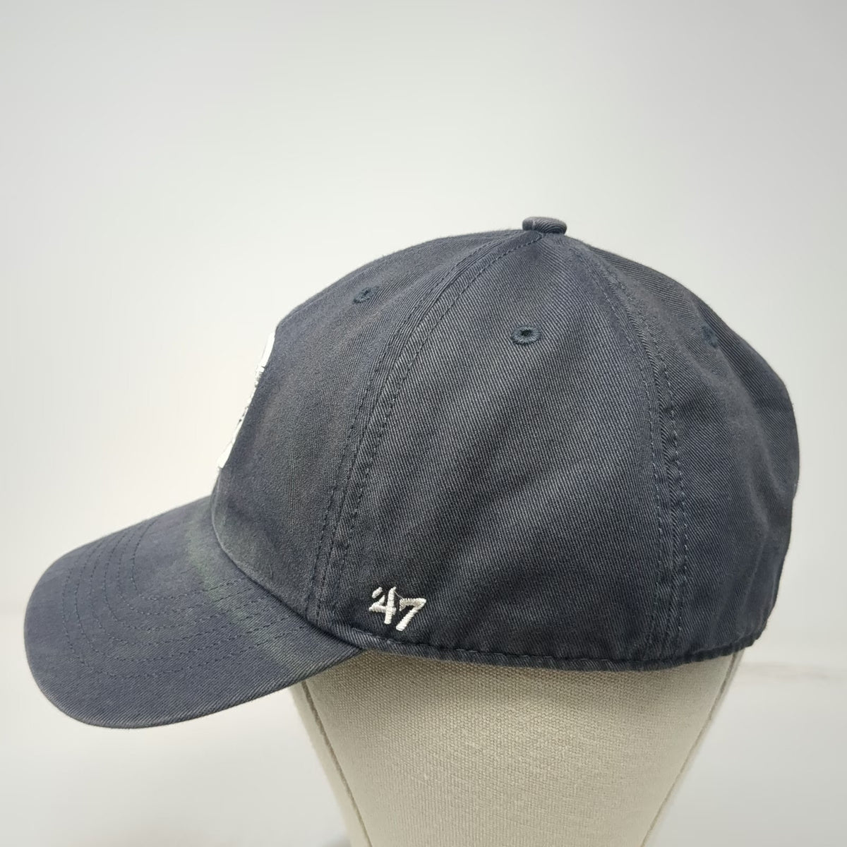 Chicago Cubs MLB 47 Baseball Cap Gray White Size M Cooperstown Green Underbrim