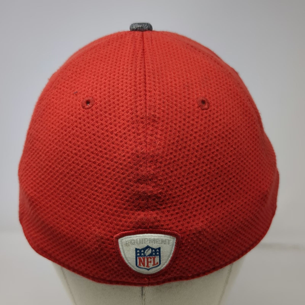 Tampa Bay Buccaneers NFL New Era Cap Red L 39THIRTY Stretch Fit Gray Logo Hat