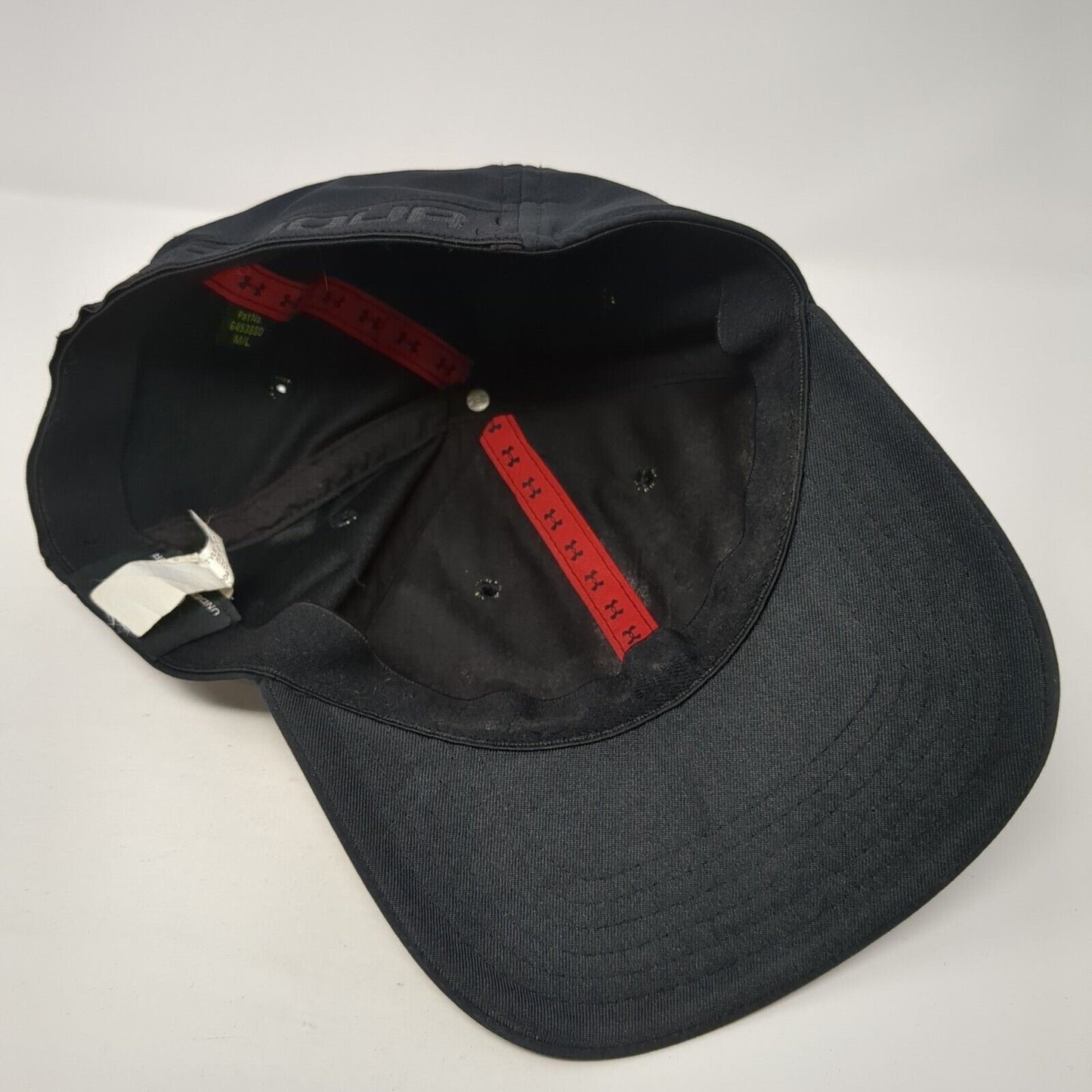 Under Armour Logo Fitted Hat Black Medium/Large Stretch Vent Holes