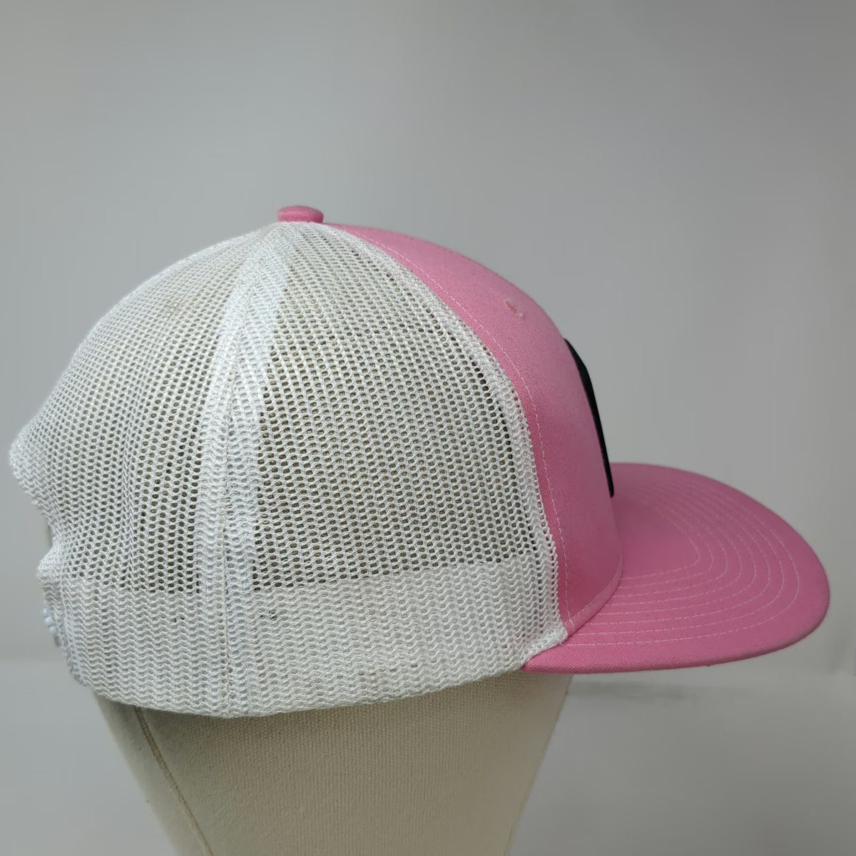 Richardson Trucker Hat Pink White One Size Mesh Snapback 4Bagger Cornhole Lion