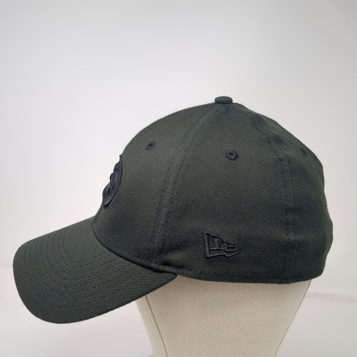 San Francisco 49ers NFL New Era Baseball Cap Black L 39THIRTY Tonal Logo Hat