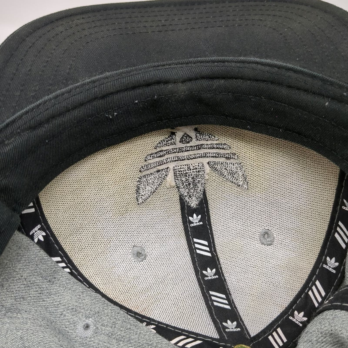 Adidas Snapback Gray Black One Size Flat Brim Trefoil Logo Structured Wool Hat
