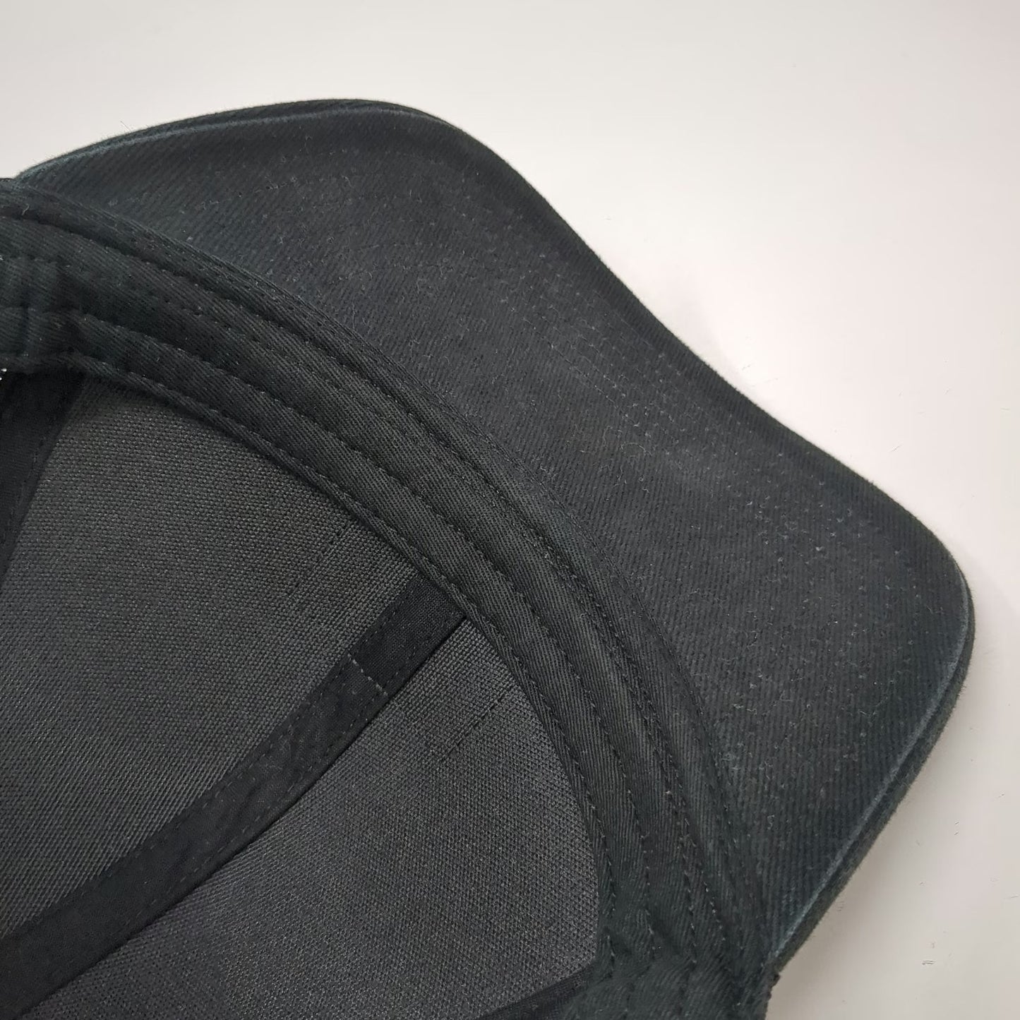 Oakley Trucker Hat Black One Size Mesh Back Snapback Logo Patch Structured