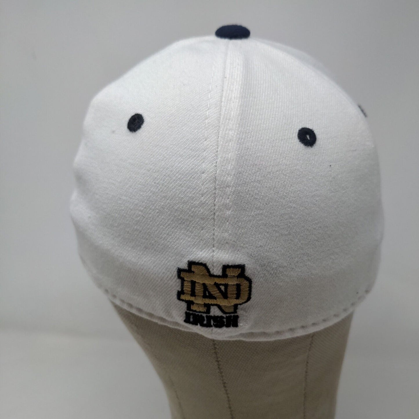 Top of the World Men's Fitted Hat White Size 6 5/8 - 7 1/8 Notre Dame Logo