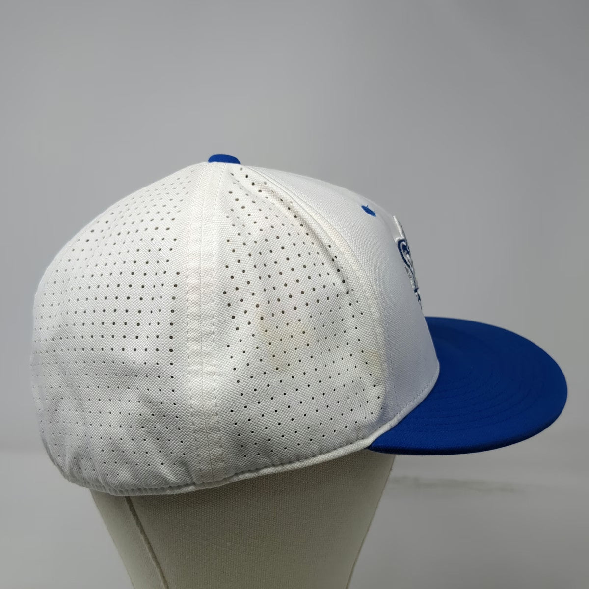 BYU Cougars NCAA Nike Baseball Cap White Blue 7 1/4 Perforated Mesh Dri-Fit Hat
