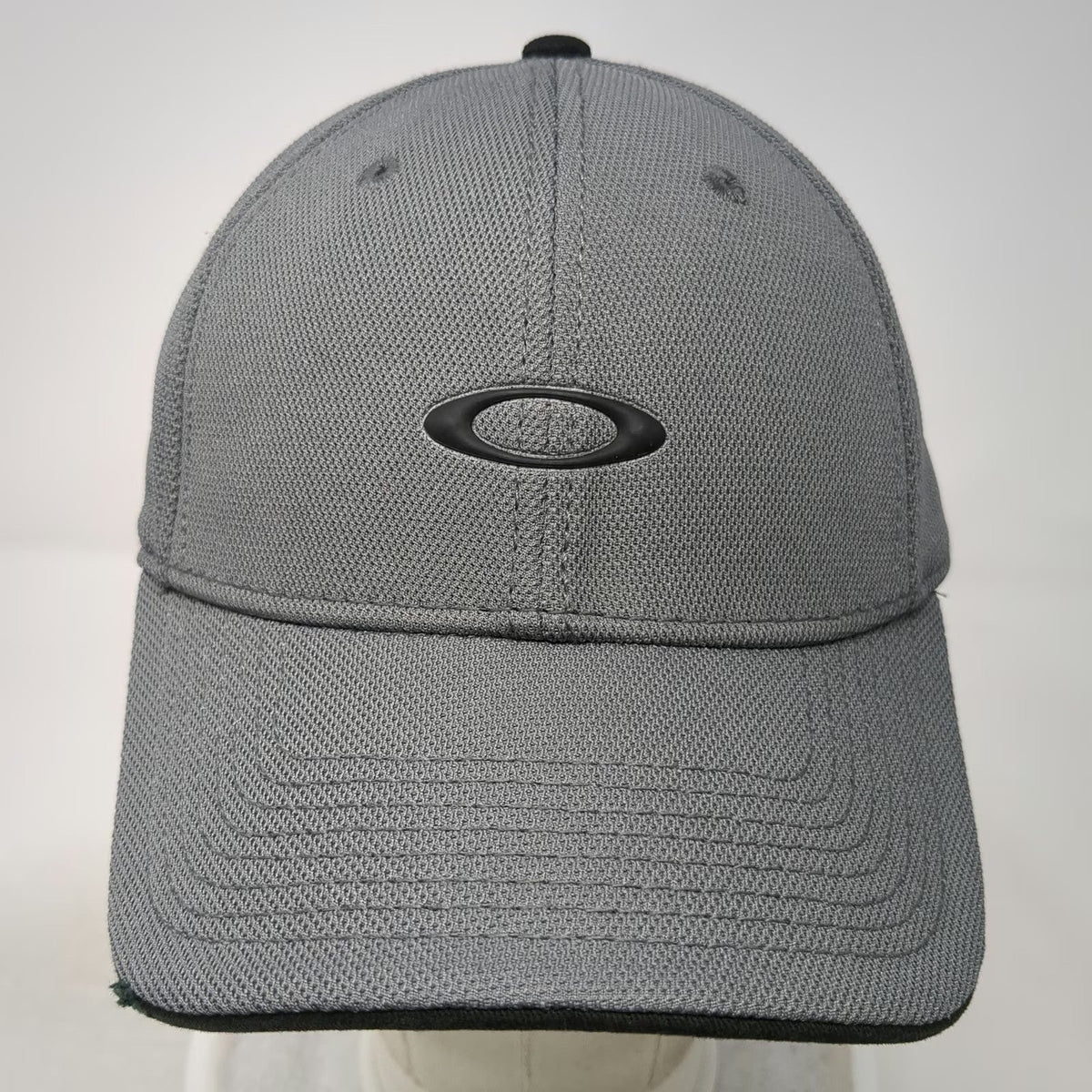 Oakley Baseball Cap Gray One Size Hat Fitted Mesh Textured Logo Black