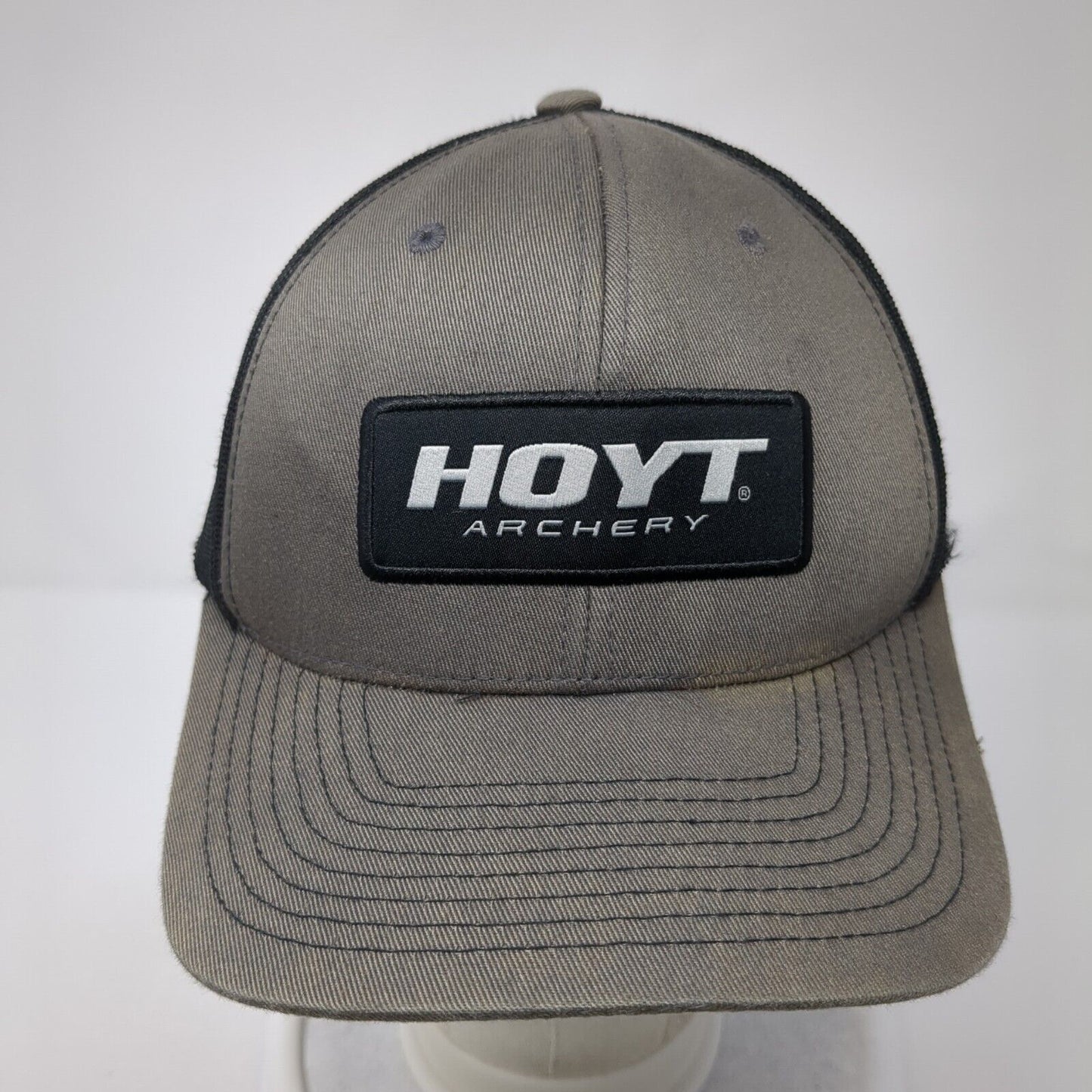 Hoyt Archery Snapback Trucker Hat Gray One Size Adjustable 6 Panel Mesh Back