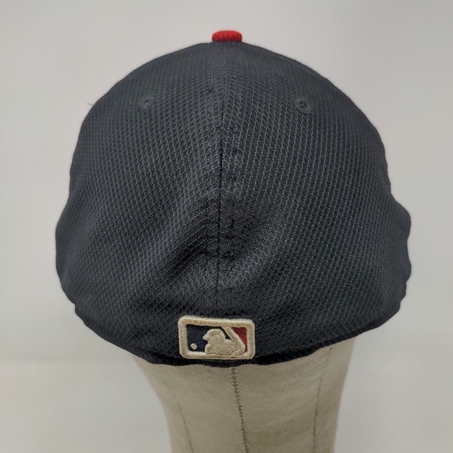 New Era Men's Fitted Hat Blue Size 7 3/8 Embroidered Boston Red Sox Logo