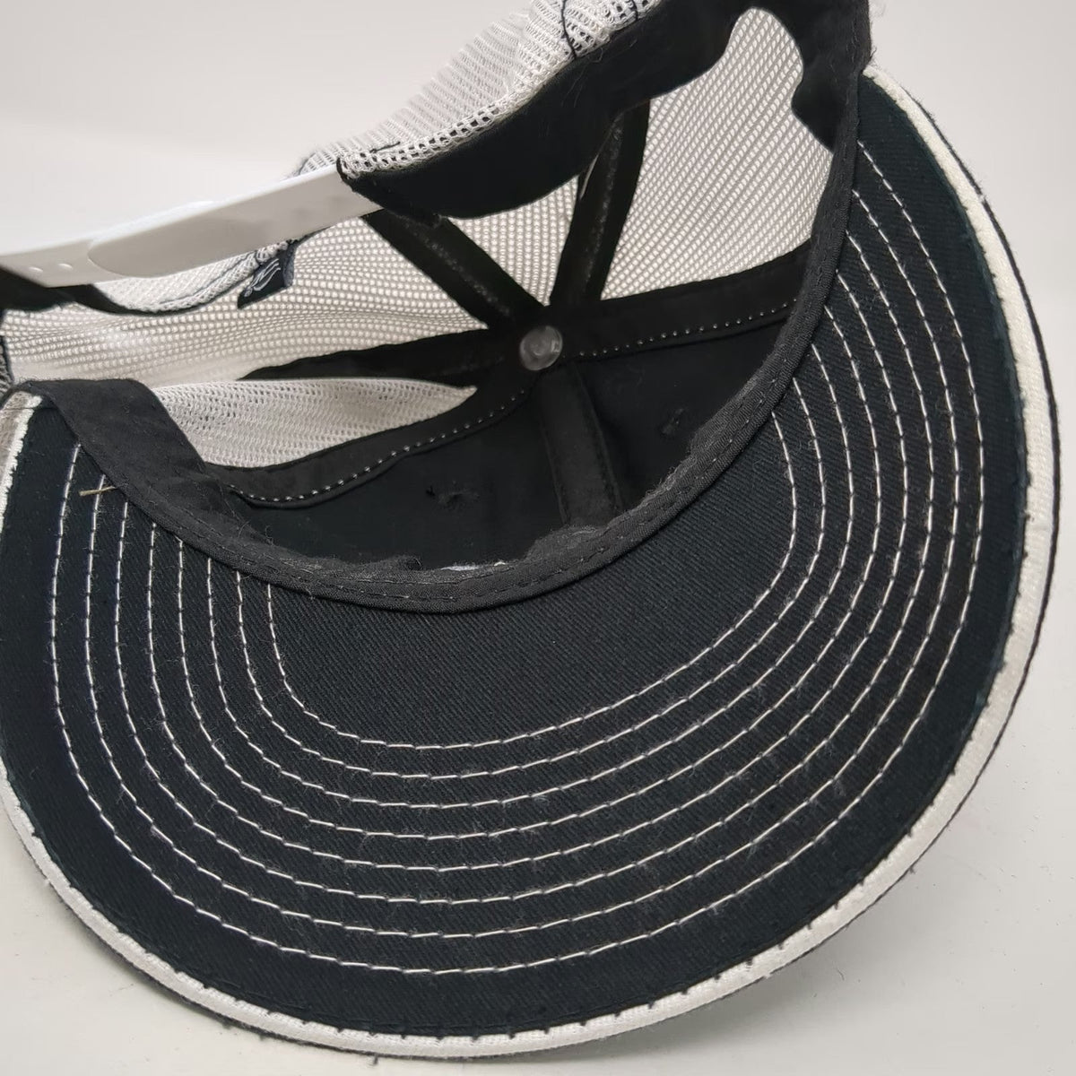 Bison Union Trucker Hat Black White One Size Snapback Mesh Embroidered Buffalo