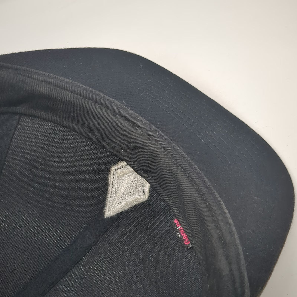 Volcom Snapback Black One Size Hat Embroidered Stone Logo Flat Brim 6 Panel