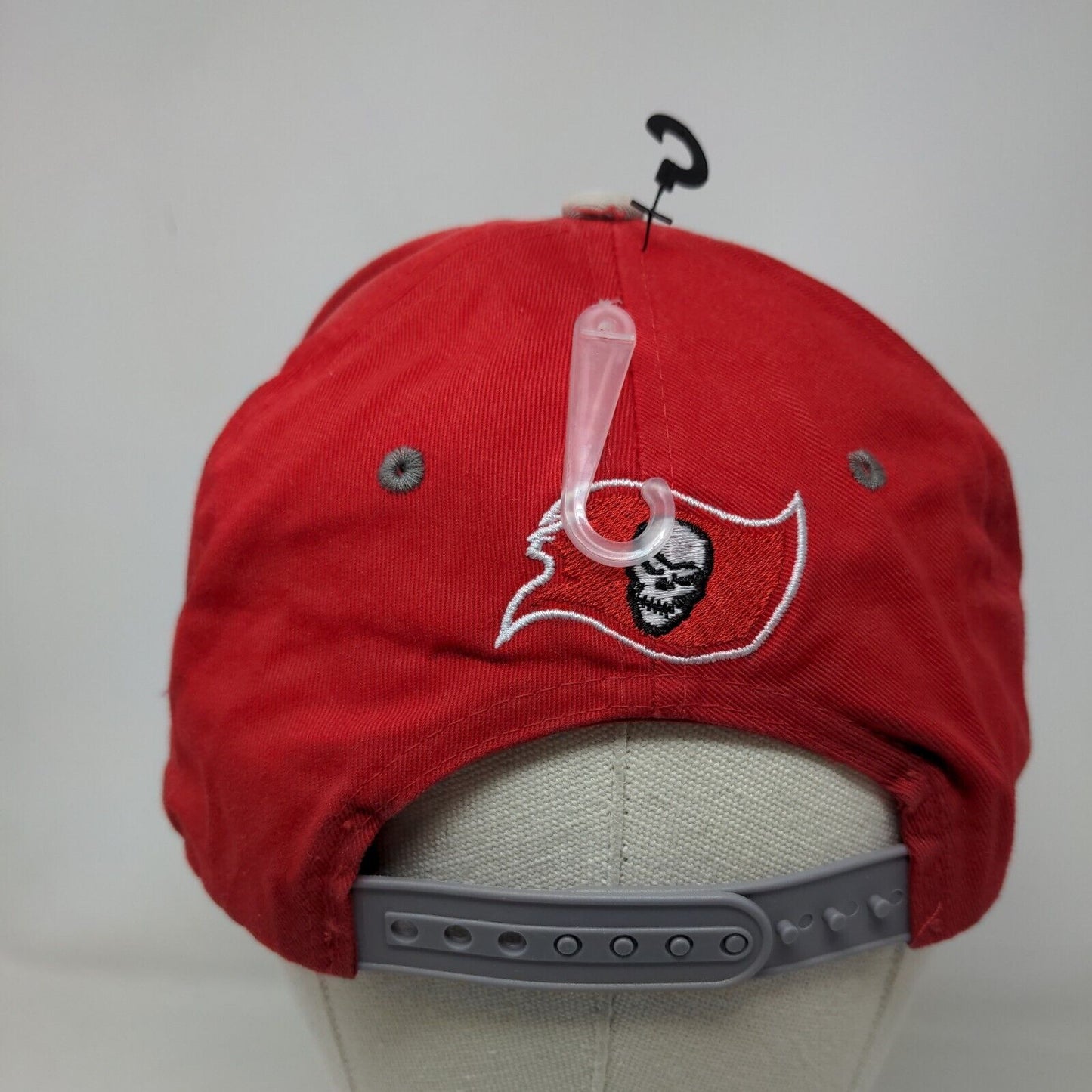 M Fashions Men's Snapback Hat Red Embroidered Tampa Bay Buccaneers Big Logo
