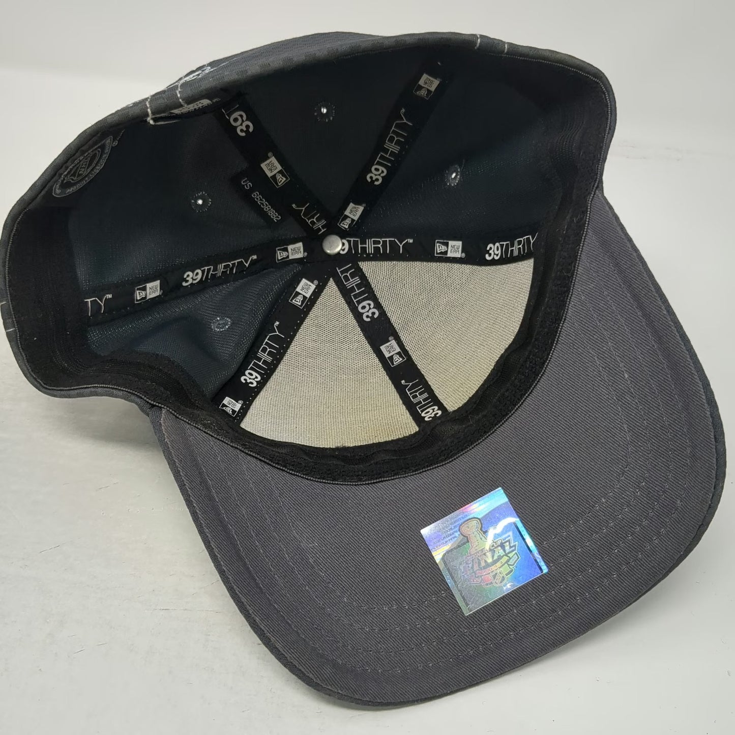 New Era Los Angeles Kings NHL 2012 Stanley Cup Champions Gray Baseball Cap L Hat