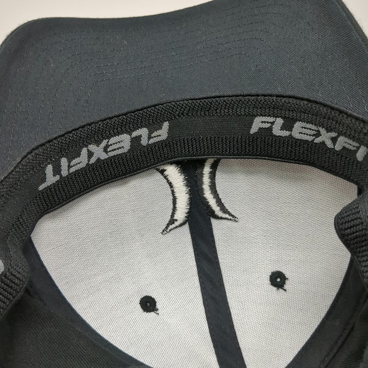 Hurley Baseball Cap Black XL Flexfit Structured Tonal Logo Embroidered Hat