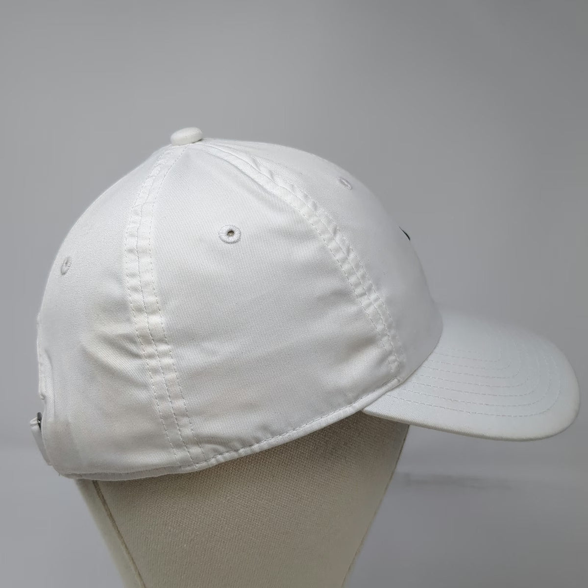 Nike Baseball Cap White M Black Swoosh Logo Adjustable Slideback Polyester Hat