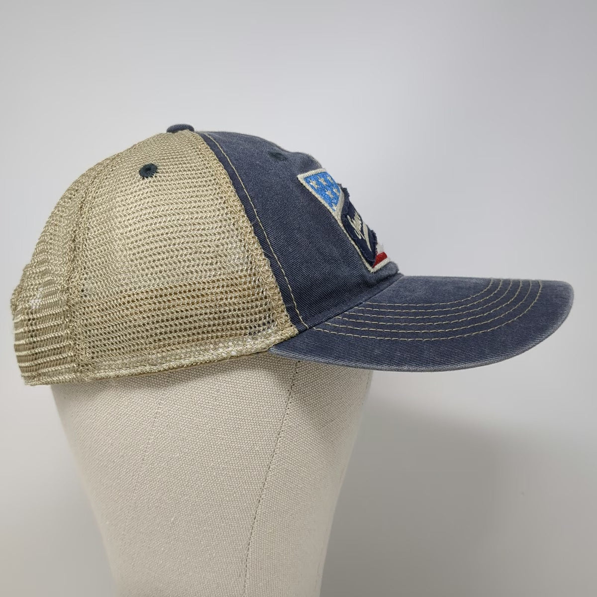 Ouray Trucker Hat Blue Beige One Size Space Needle Seattle 1962 Mesh Snapback