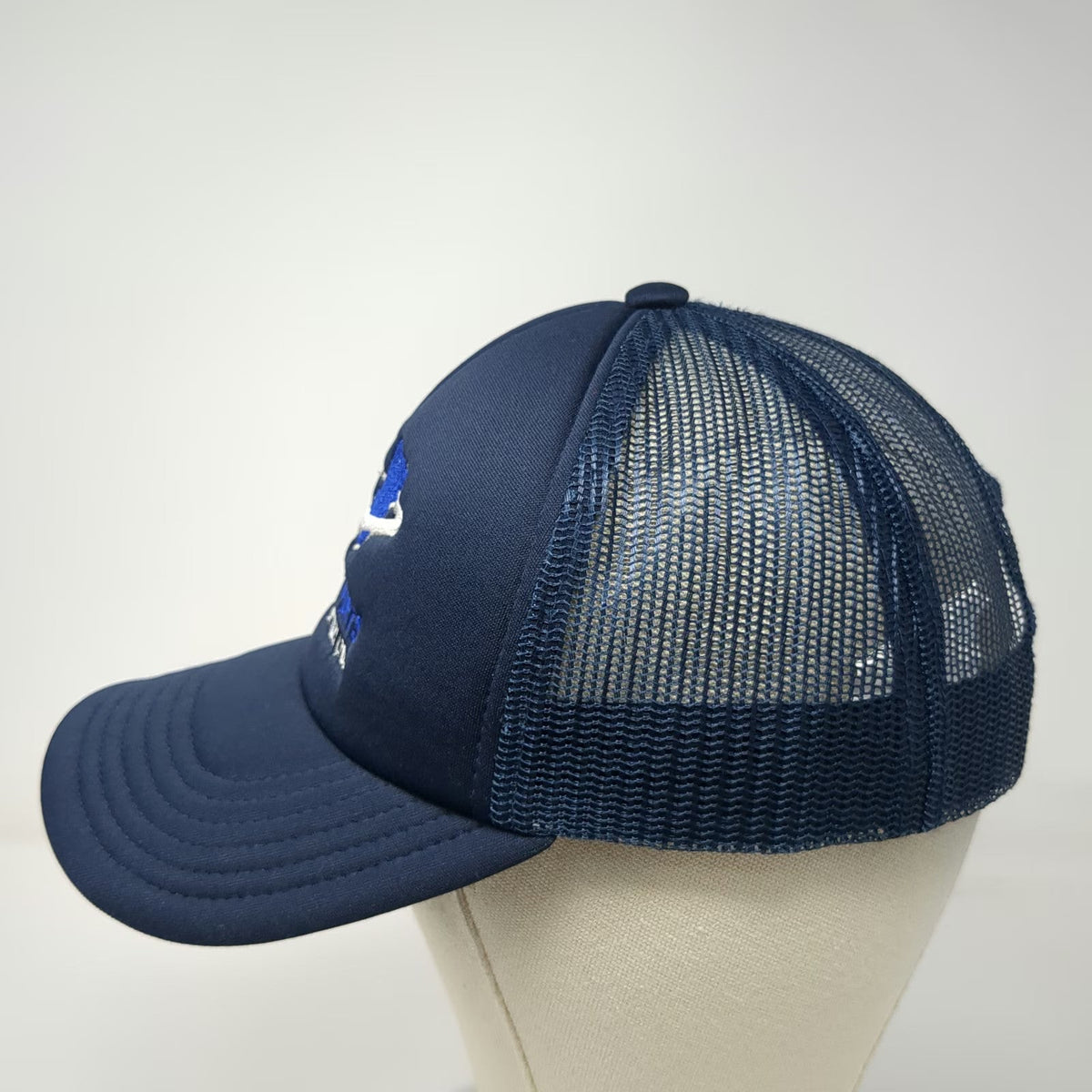Leo Pard MG Imports Peas Automotivas Trucker Hat Blue One Size Mesh Snapback